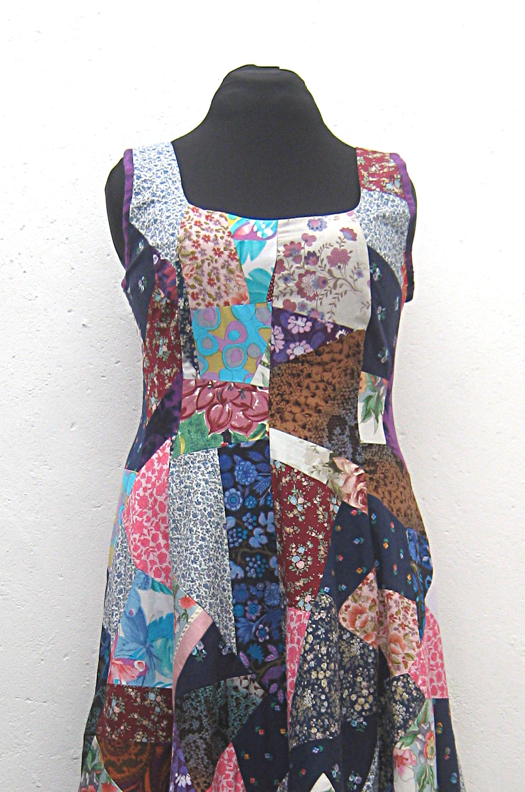 Handmade-full-length-patchwork-princess-line-flare-dress-bodice-closeup