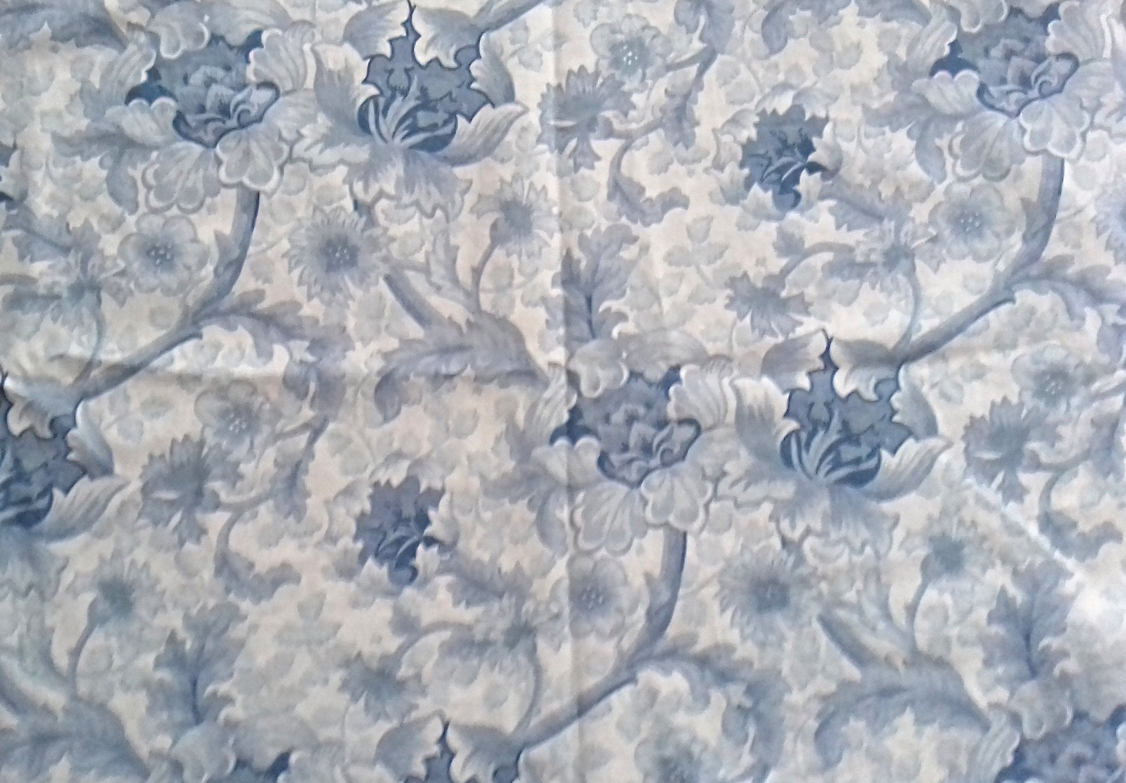 Blue-floral-V&amp;A-museum-inspired-polycotton